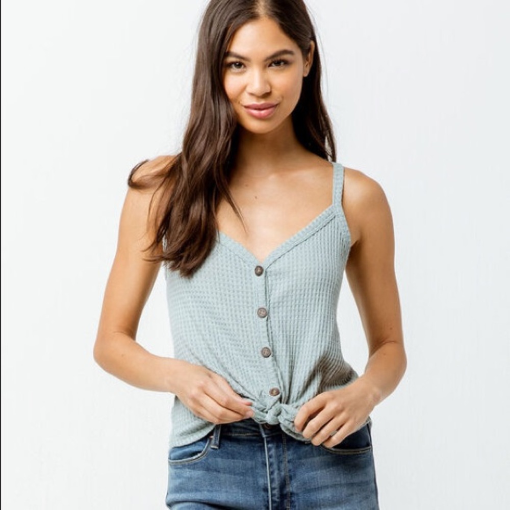 Tilly’s front tie tank top